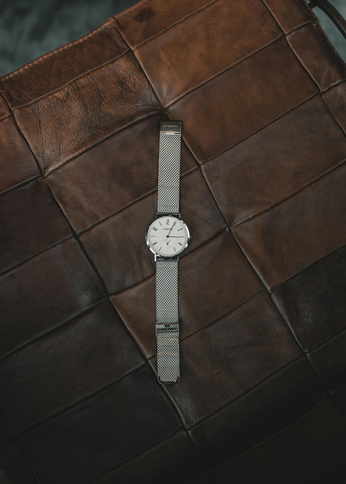 The Comprehensive Review of Quartz Watches: Timekeeping Revolutionized
